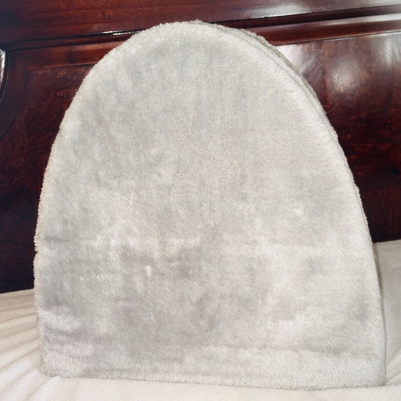 NEW so cute pet house, never used. - Picture 3 of 4